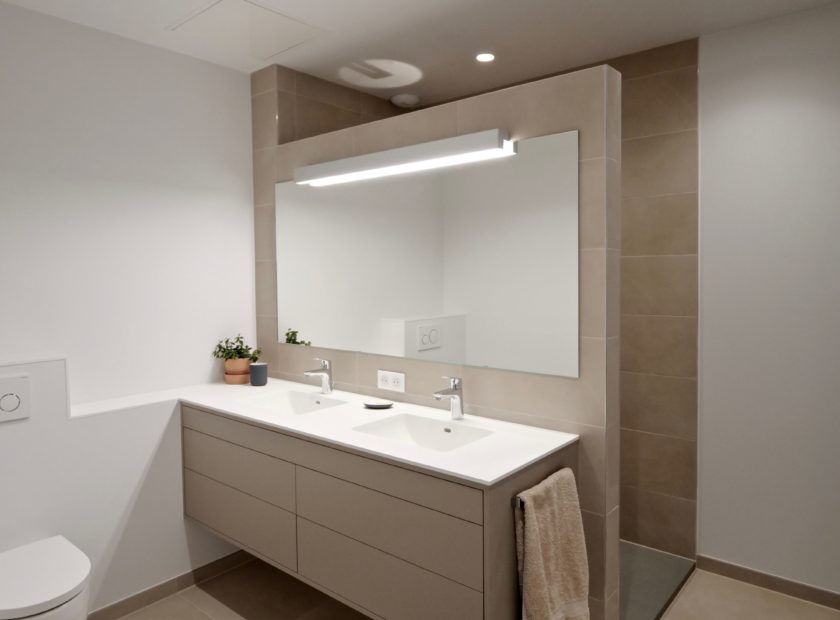 salle de bains agencement sur mesure menuiserie Monschin