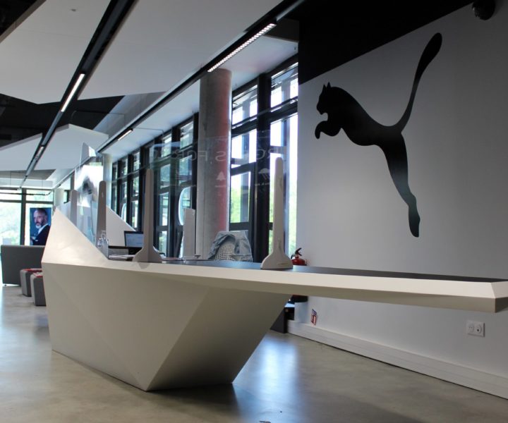 PUMA agencement banque d accueil menuiserie MONSCHIN resine de synthèse strasbourg 3